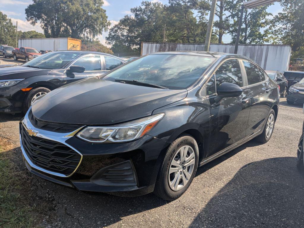 2019 Chevrolet Cruze LS's photo