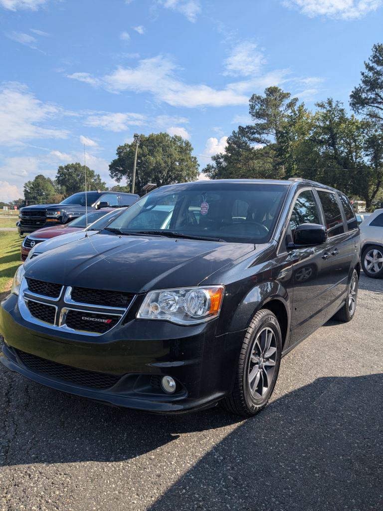 2017 Dodge Grand Caravan SXT's photo